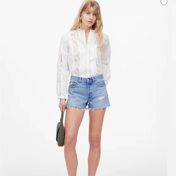 Madewell Pants - Madewell Light Wash Brynn Shorts Size 26 NWT Distressed